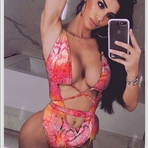 Cross cross one piece swimsuit